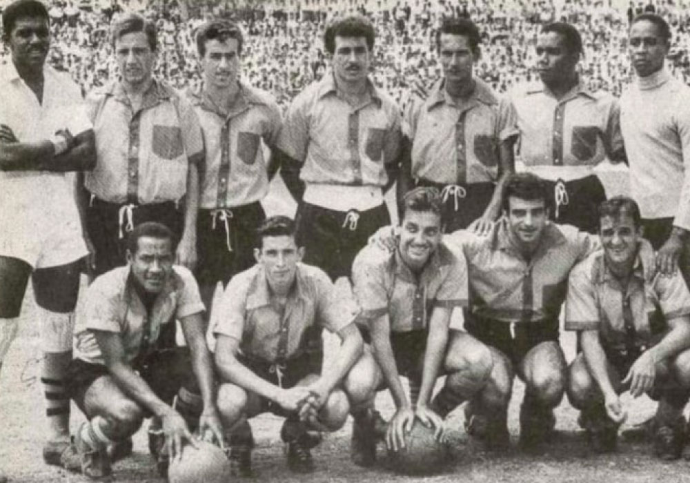 Equipo histórico del Atlético Bucaramanga 1958. Tercer puesto. Américo Montanini, Roberto Pablo Janiot, Miguel Ángel Zazzini, Hugo Scrimaglia, Hermán ‘Cuca’ Aceros, Marcos Coll y Lácides Otero.