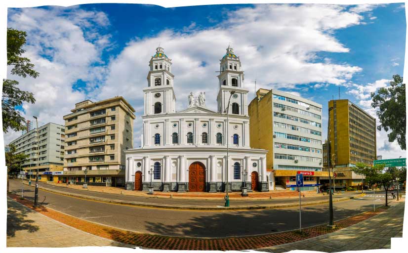 Catedral de la Sagrada Familia - Sitios históricos - Bucaramanga orgullo de ciudad