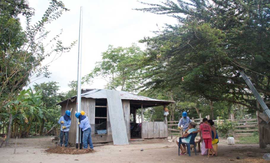 Electrificadora de Santander en los municipios del departamento.