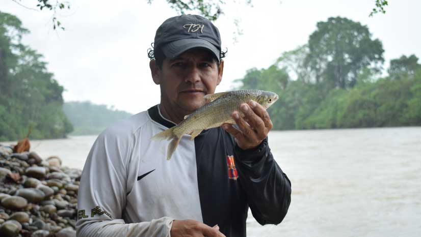 Los pescadores de La Playa, Betulia, sufren las consecuencias de la contaminación producida por la represa de Hidrosogamoso, un proyecto construido por Isagen en Santander.