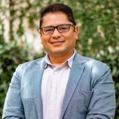 LEWIS GARCÍA MORA. Director Unidad de Desarrollo Integral Estudiantil – USTA Bucaramanga