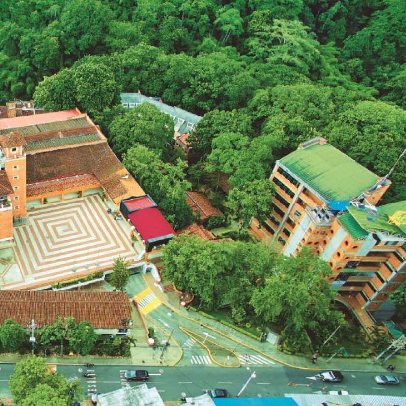 Universidad Autónoma de Bucaramanga - UNAB. Especial Santander avanza en educación - Vanguardia