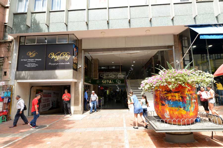 Centro Comercial Rosedal: turismo en Santander - tourism in Colombia