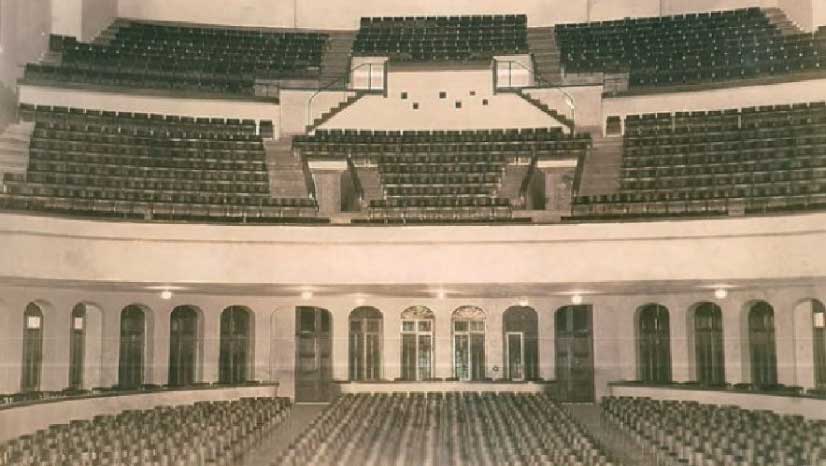 El Teatro Santander estuvo a punto de ser demolido, tras permanecer varios años en abandono, pero una iniciativa popular logró impulsar su recuperación y remodelación.